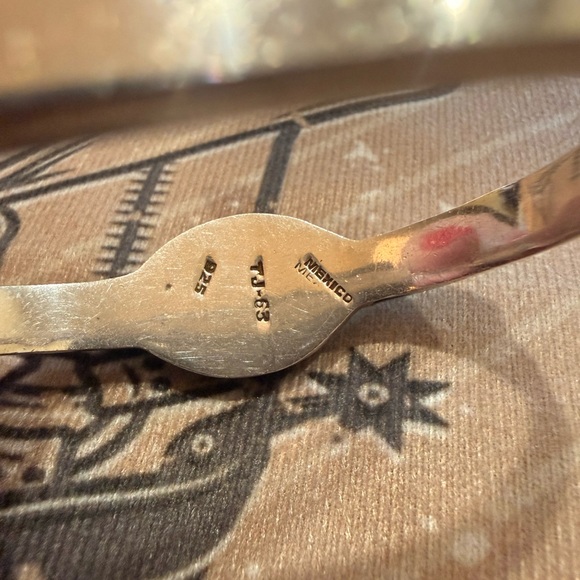 Taxco Vintage Turquoise and Silver cuff Bracelet - Picture 6 of 12